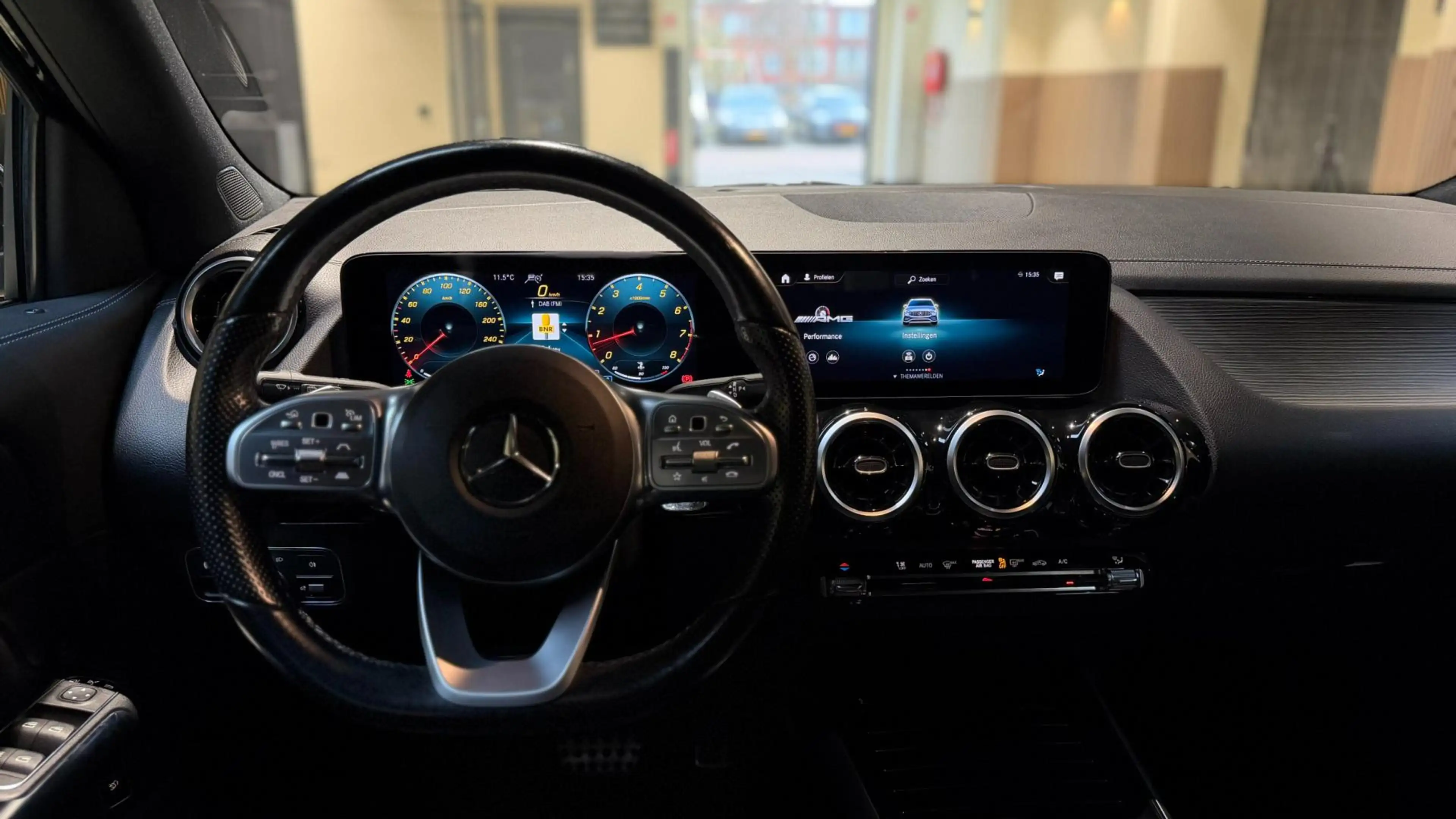 Mercedes-Benz GLA 35 AMG 4MATIC PANO|MEMORY|CAMERA|STOELVERWARMING|ACC — photo 14