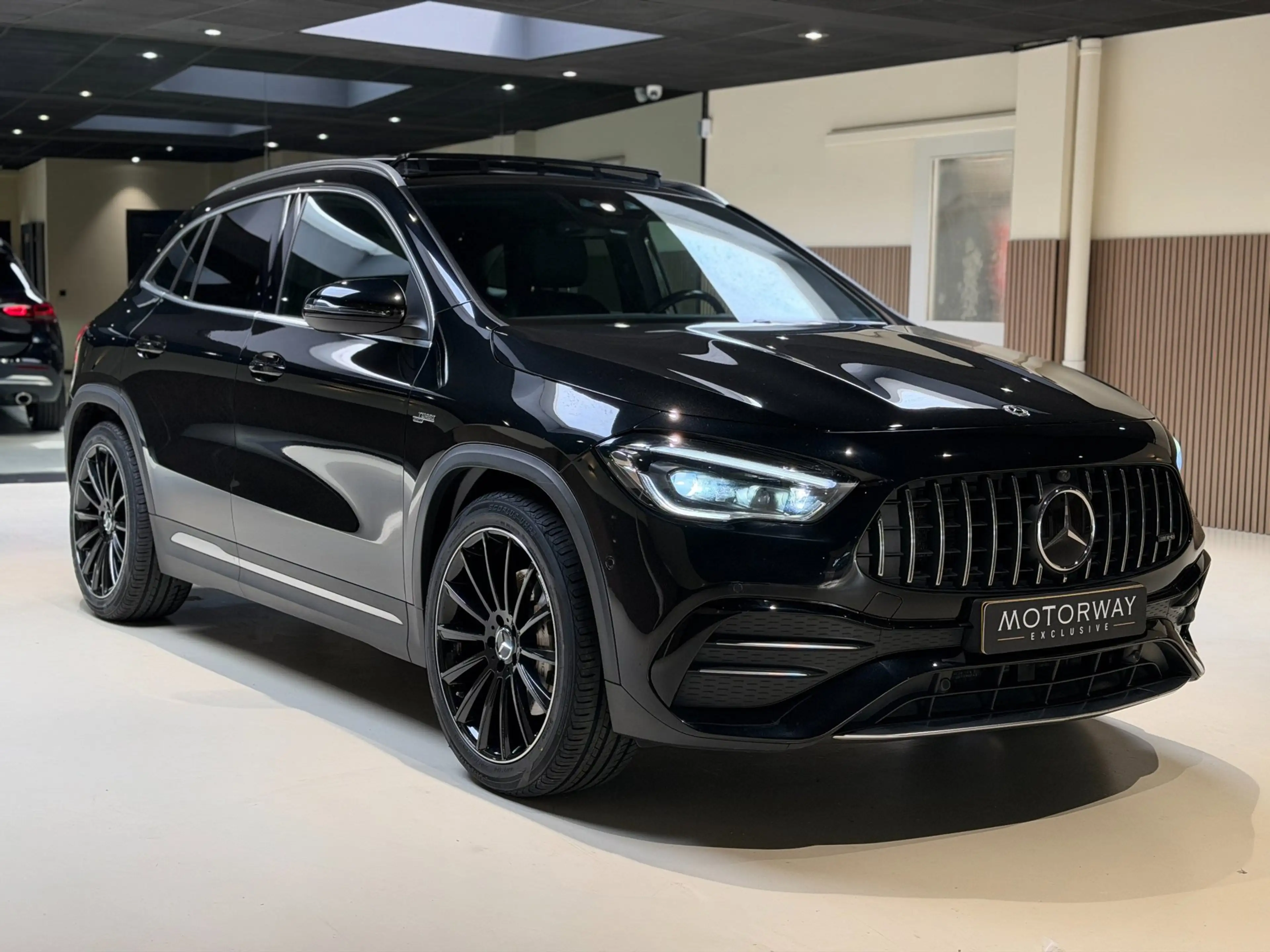 Mercedes-Benz GLA 35 AMG 4MATIC PANO|MEMORY|CAMERA|STOELVERWARMING|ACC — photo 10