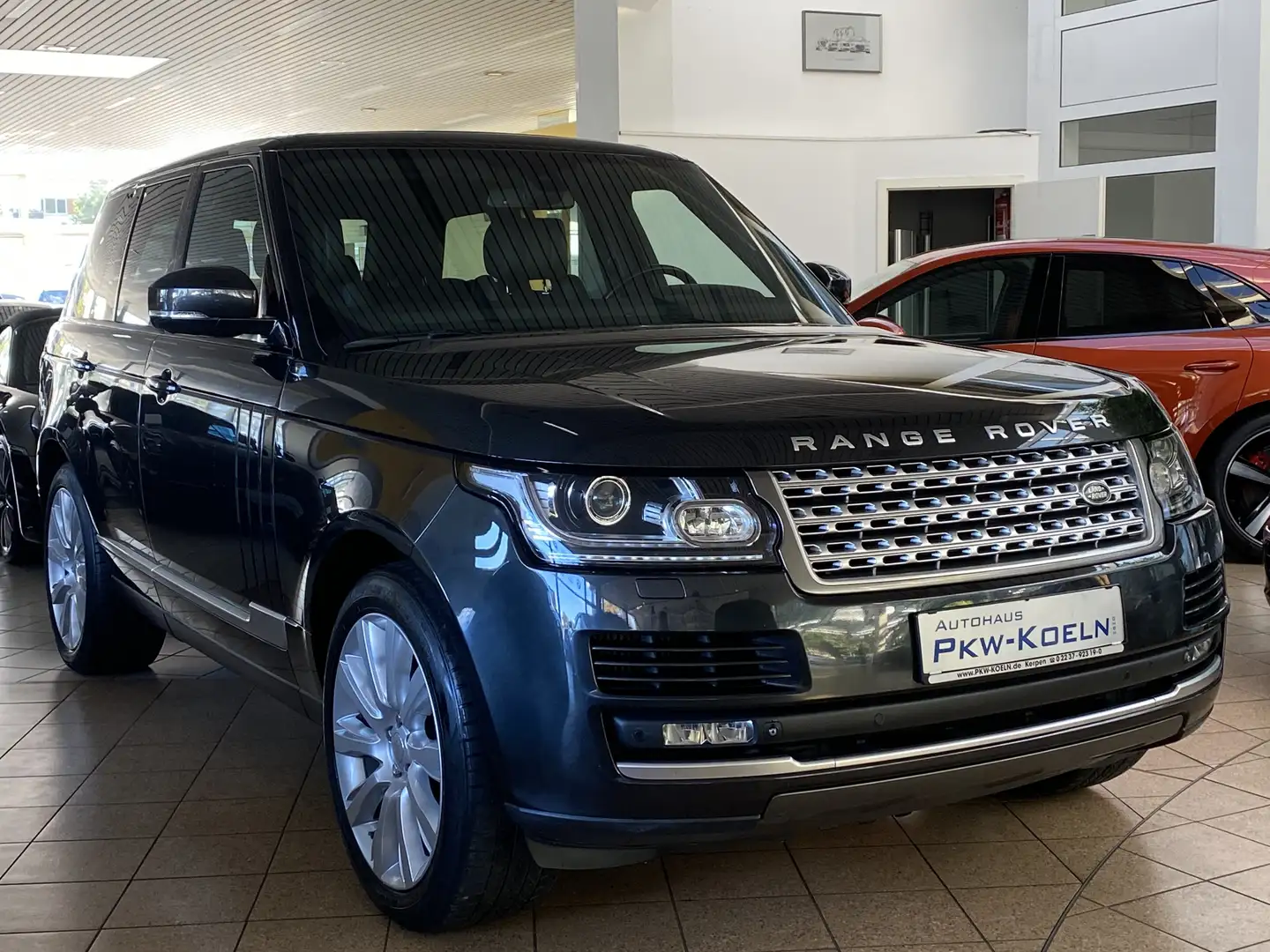 Land Rover Range Rover 3.0 TDV6 VOGUE* PANO*KAMERA*NAVi*LED Schwarz - 2