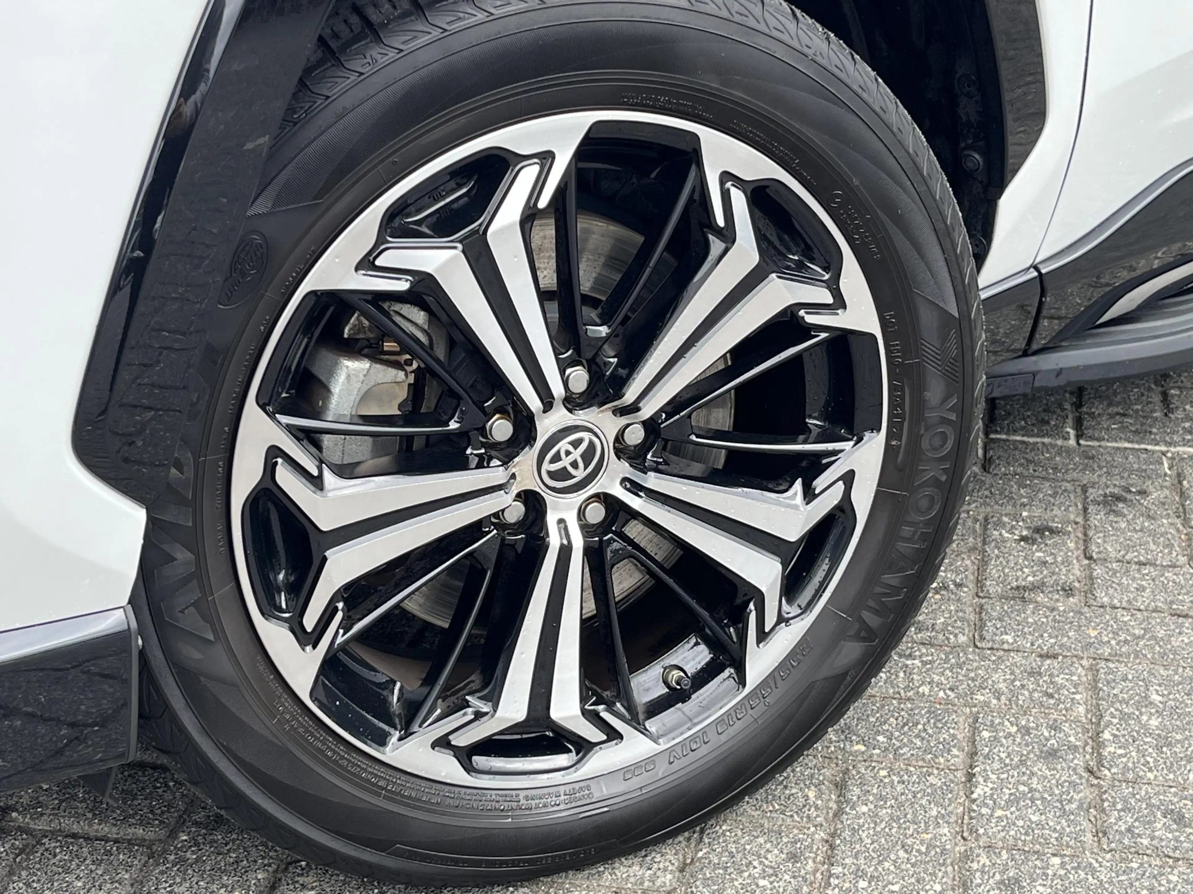 Toyota RAV 4 2.5 Plug-in Hybrid AWD Bi-Tone Plus — photo 6