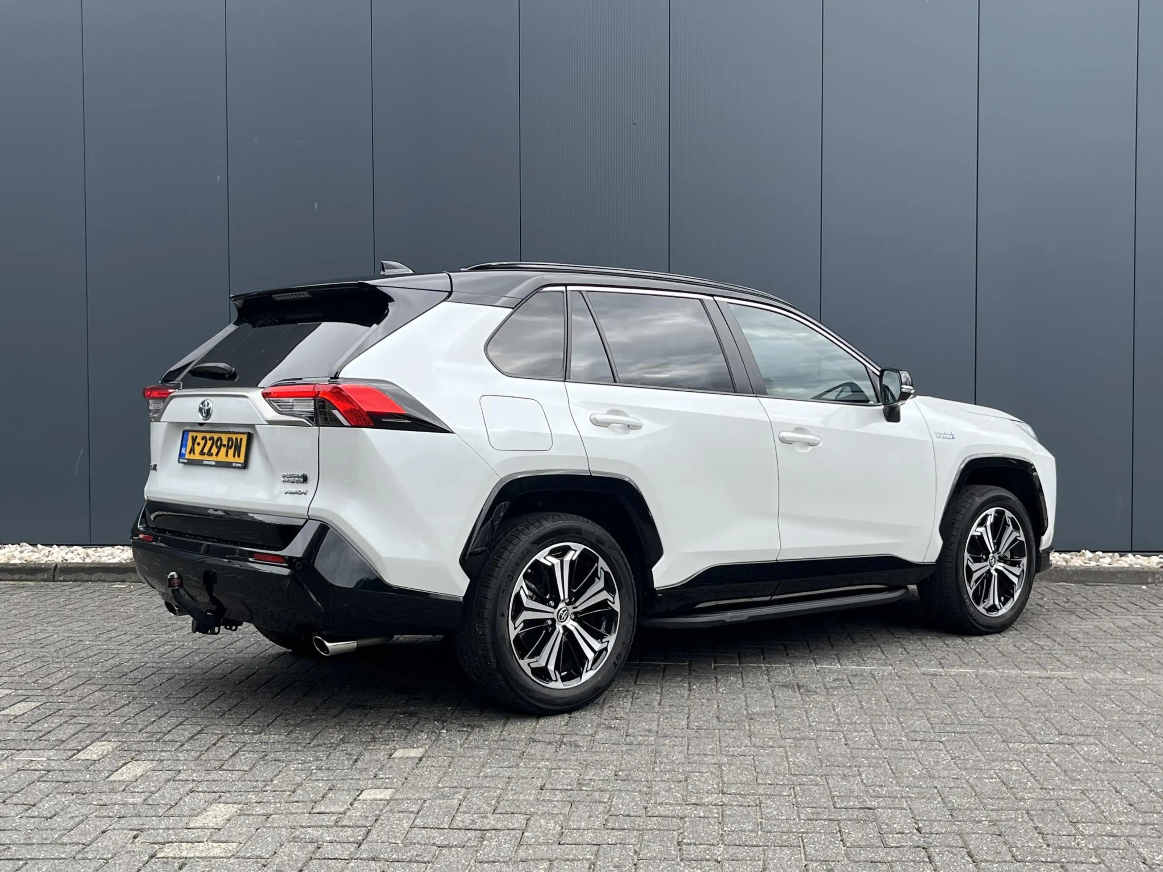 Toyota RAV 4 2.5 Plug-in Hybrid AWD Bi-Tone Plus — photo 3