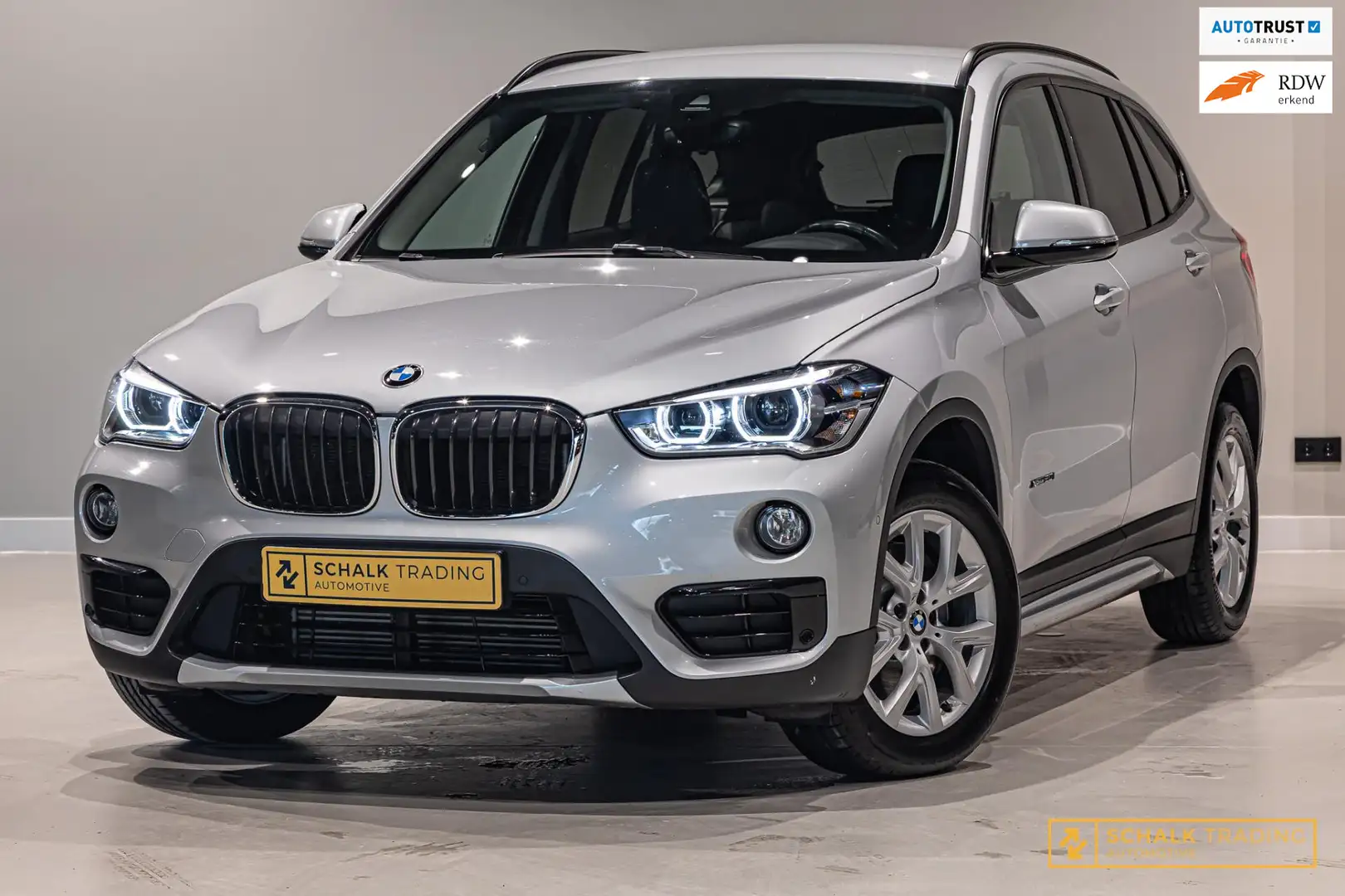 BMW X1 XDrive20i High Executive|Leder|Cam|StoelV|Garantie Gris - 1