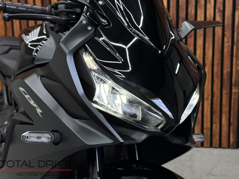 Honda CBR 650 R — photo 2