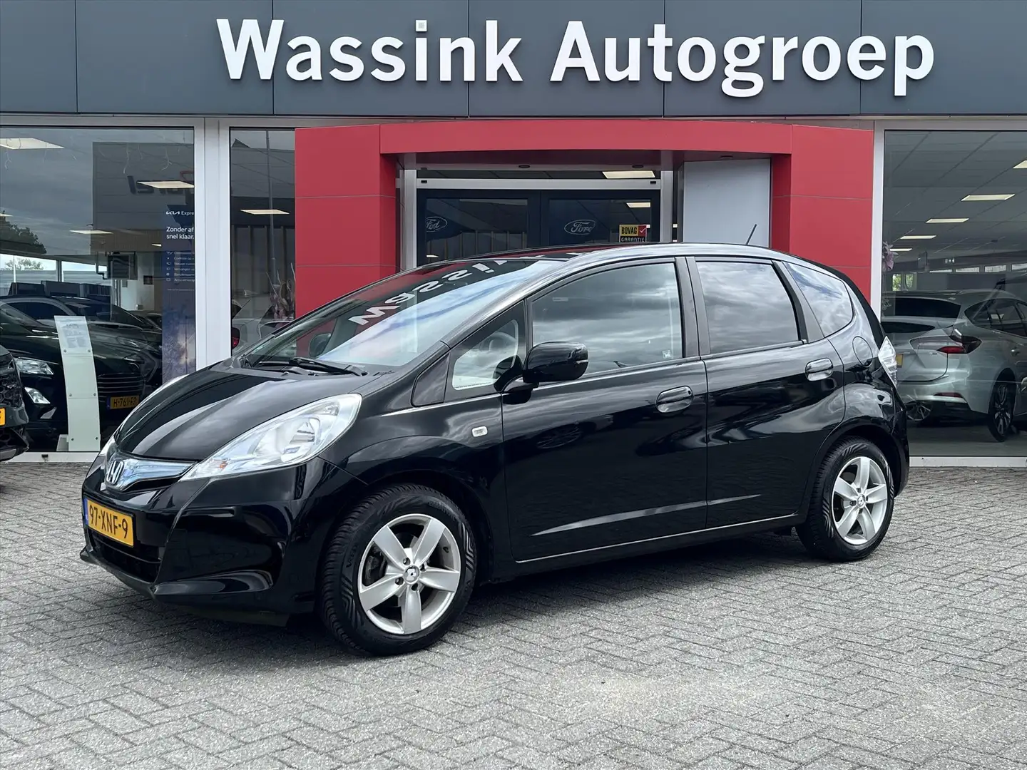 Honda Jazz Hybrid 1.4 i-VTEC 102pk Automaat Business Mode | C Zwart - 2