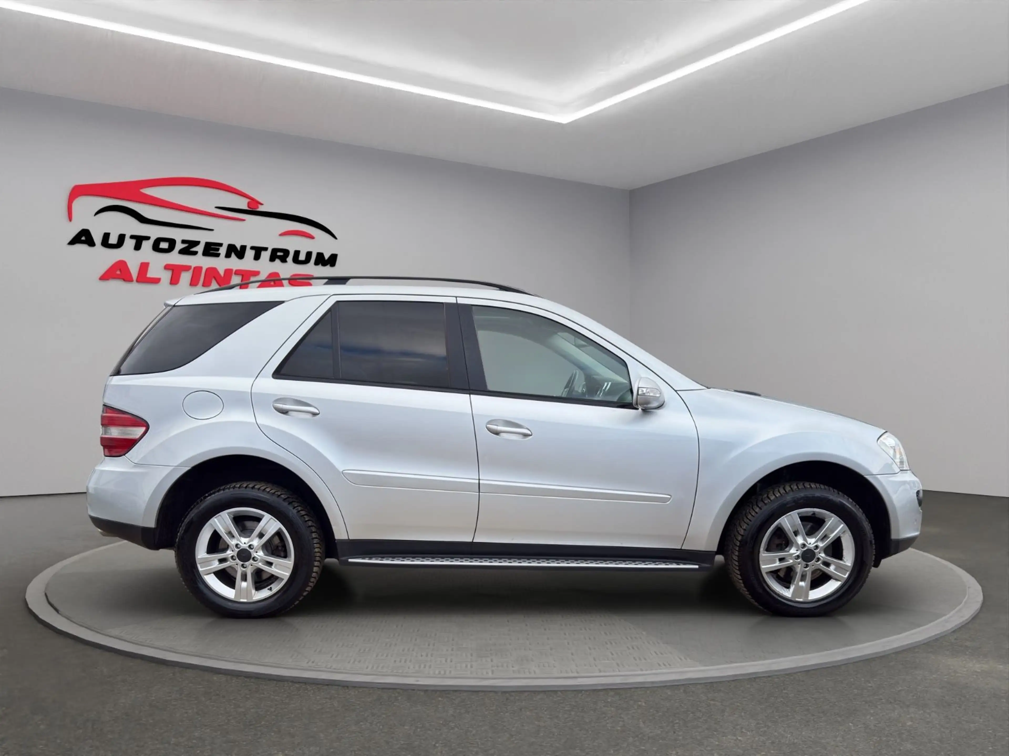 Mercedes-Benz ML 280 CDI 4-MATIC*ESHD*NAVI*XEN*LEDER*SHZ*TEMP. — photo 8