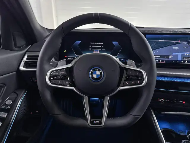 BMW 3 Series view 12