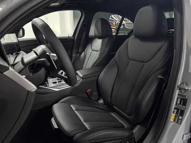 BMW 3 Series view 9
