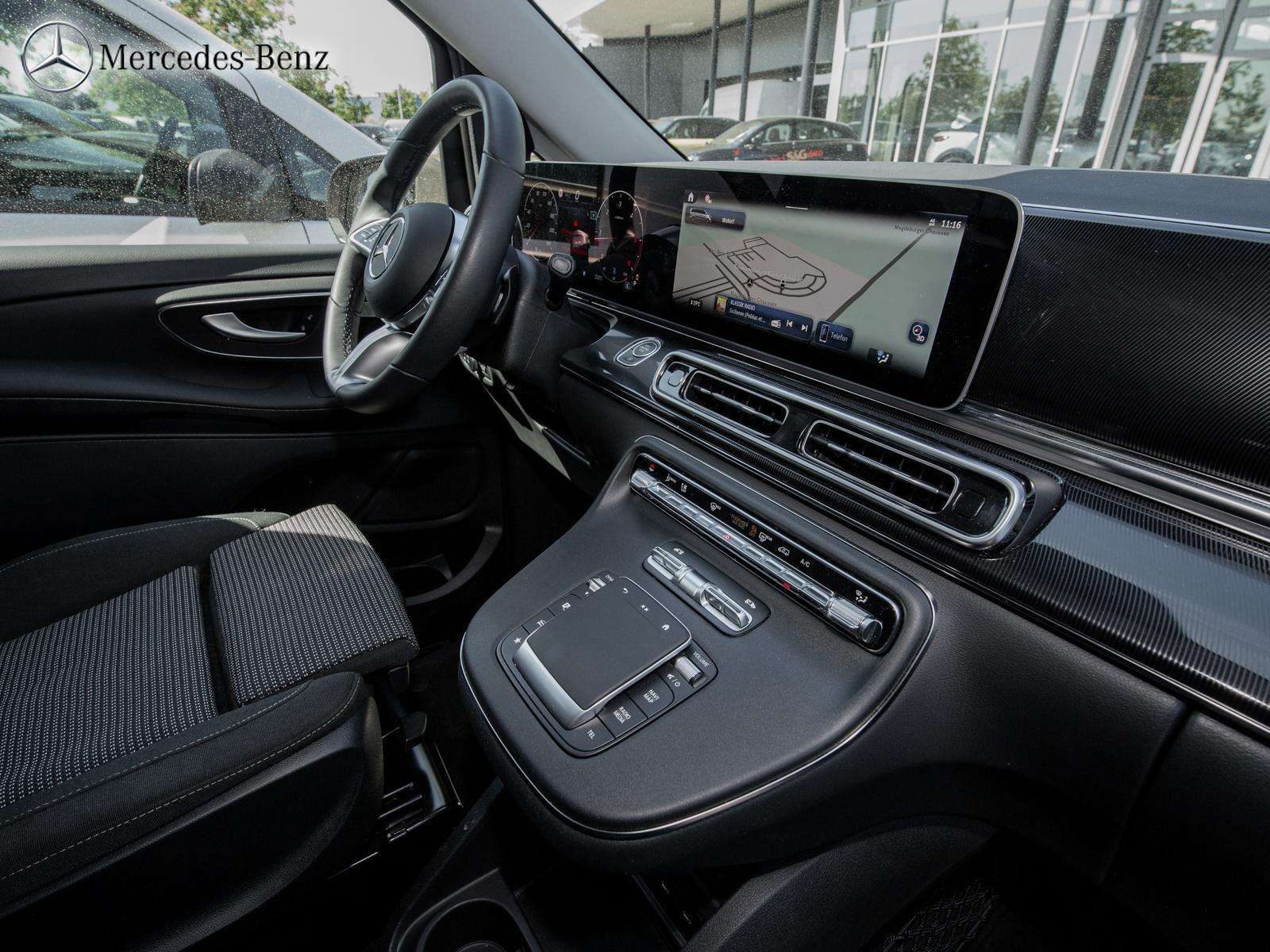 Mercedes-Benz V 220