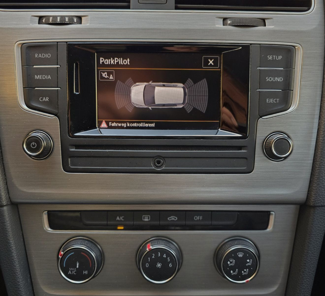 Volkswagen Golf VII Lim. Comfortline BMT — photo 10
