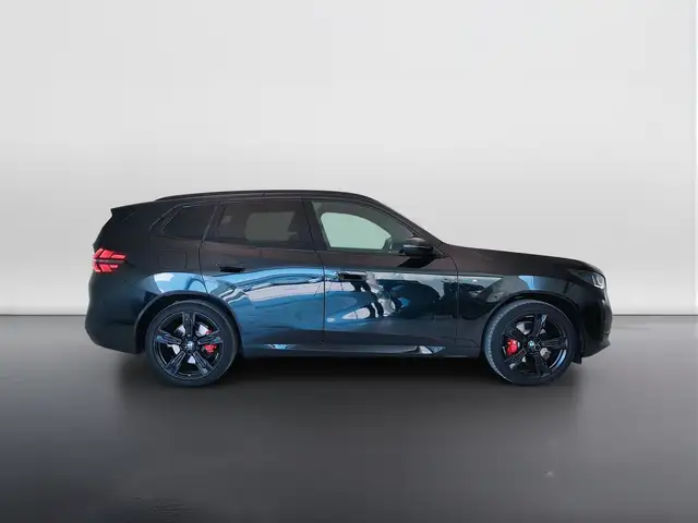 BMW X3 view 4