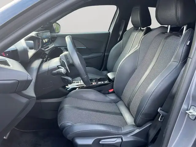 Peugeot 2008 view 8