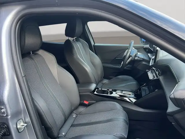 Peugeot 2008 view 9