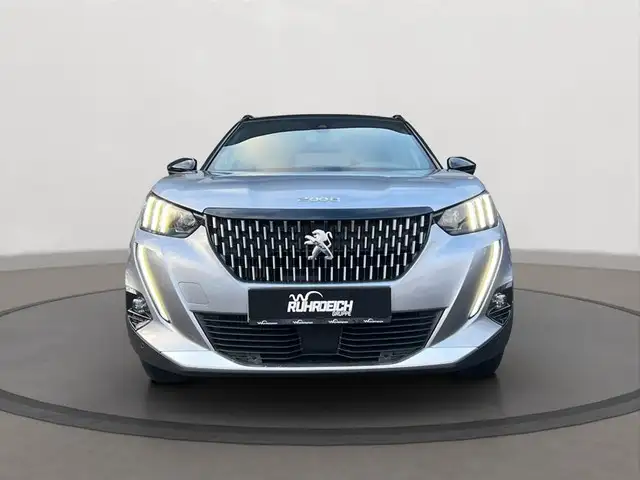 Peugeot 2008 view 6