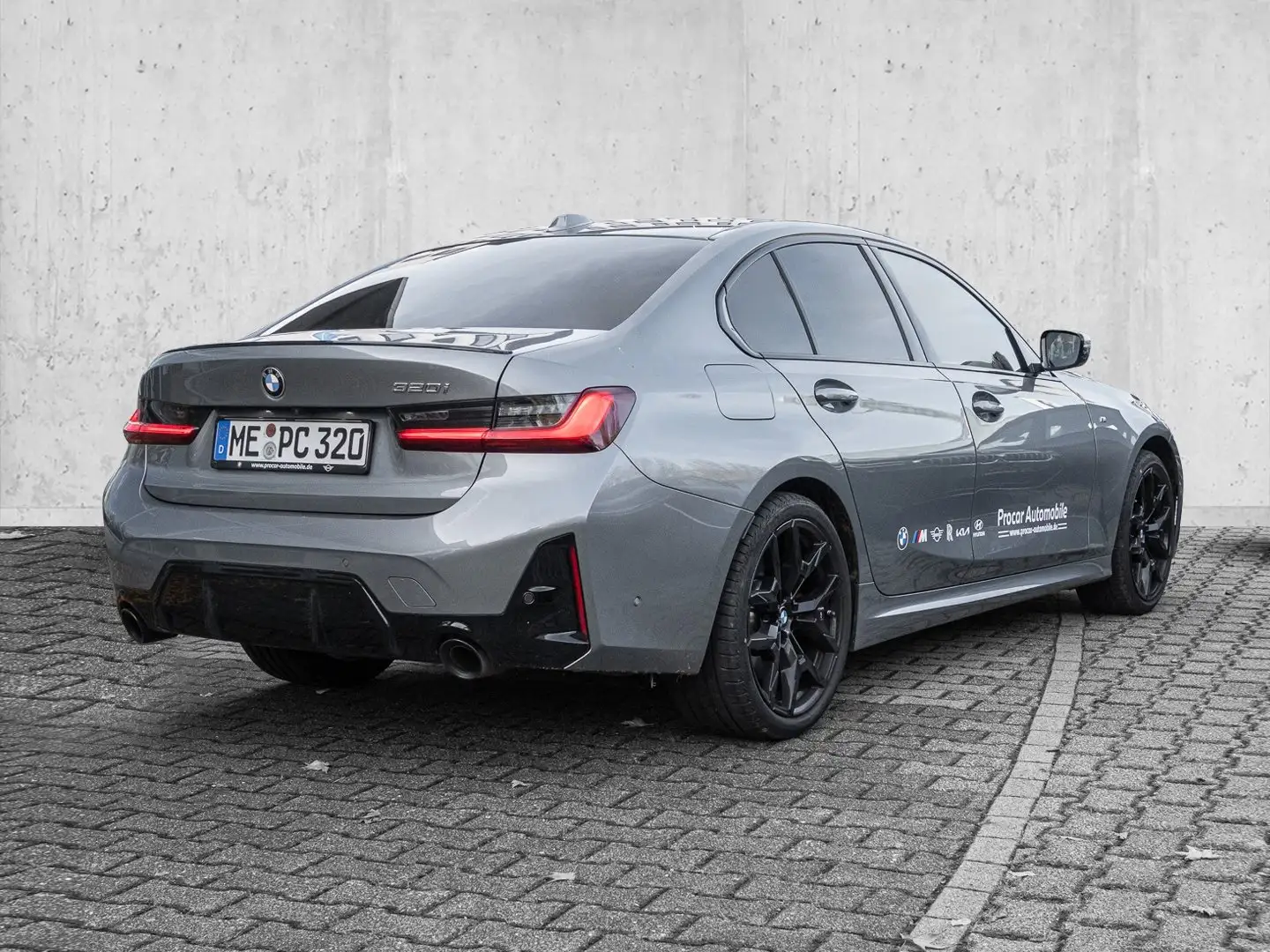 BMW 320 i M Sport CC RFK NAVI. LED HiFi PDC V+H Grau - 2