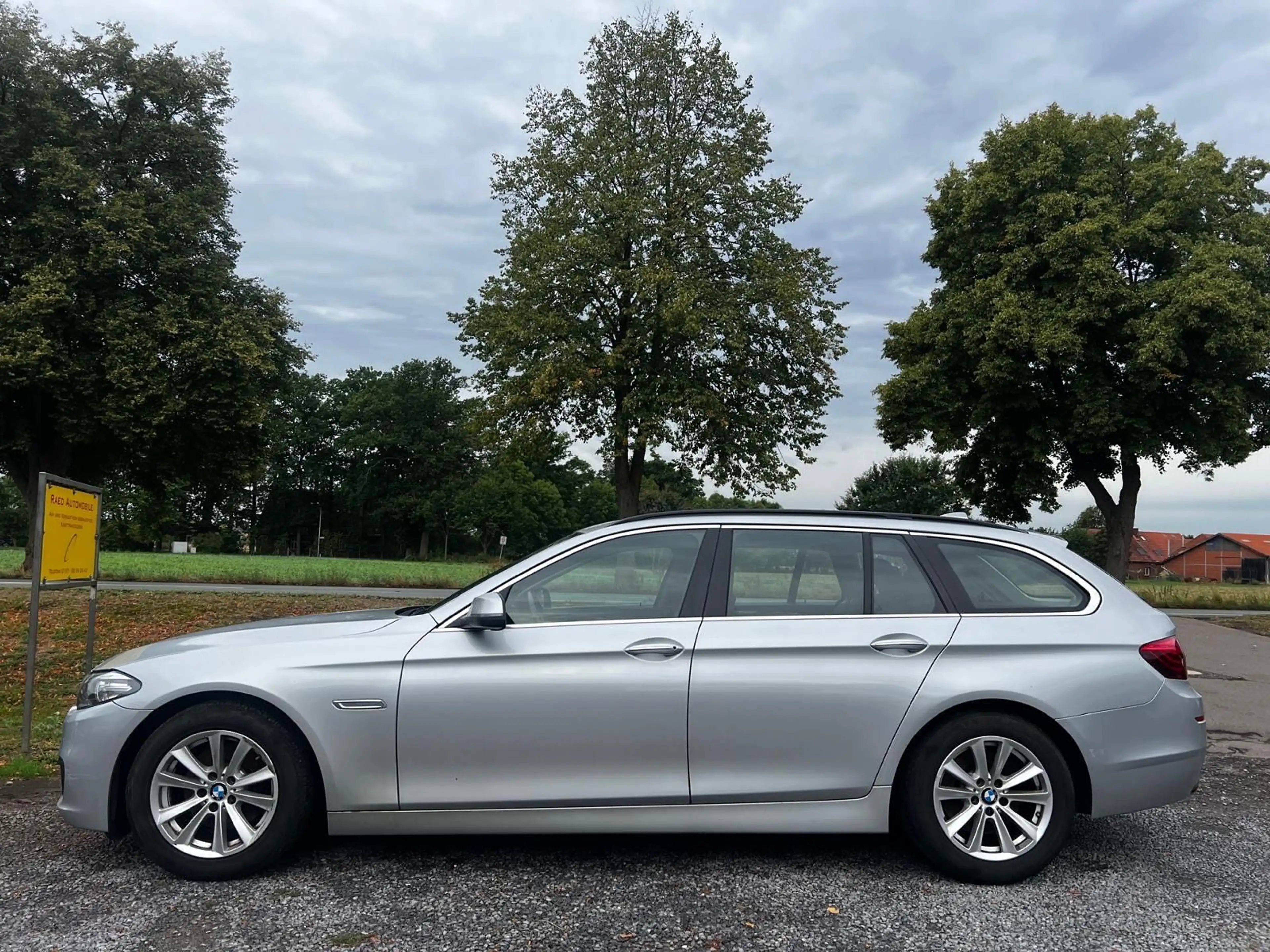 BMW 520 i Touring*Navi*PDC*Xenon*ScheckH* — photo 2