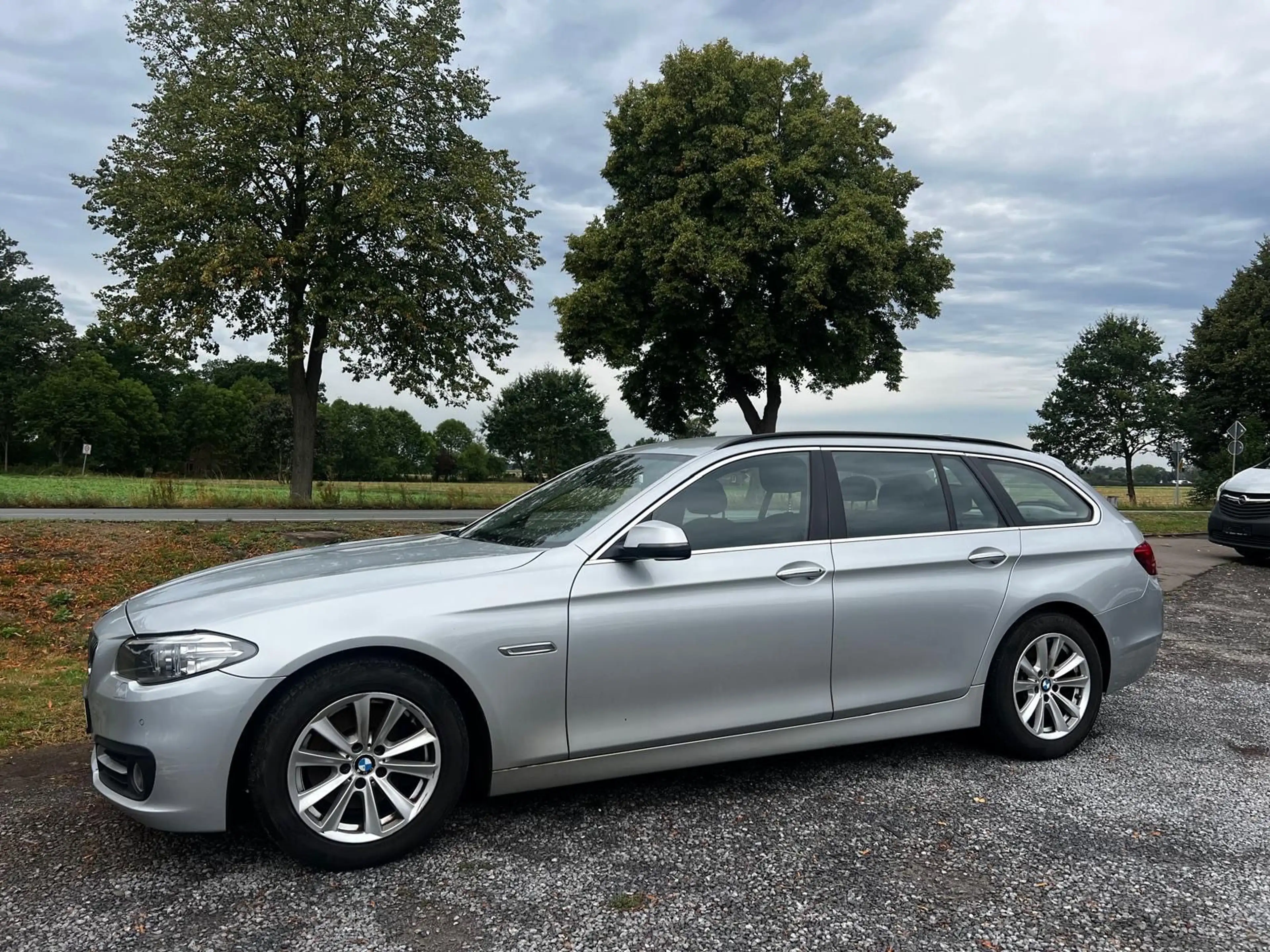 BMW 520 i Touring*Navi*PDC*Xenon*ScheckH* — photo 4