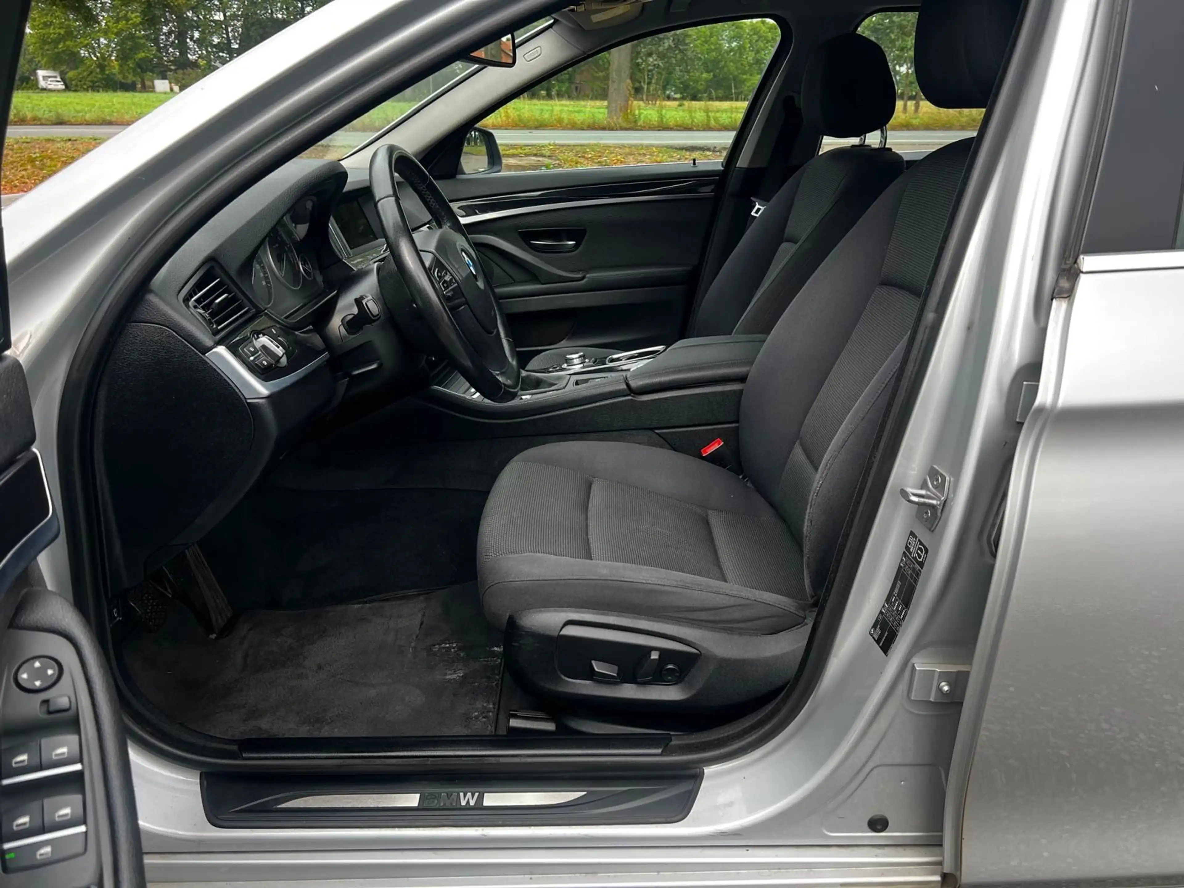 BMW 520 i Touring*Navi*PDC*Xenon*ScheckH* — photo 13