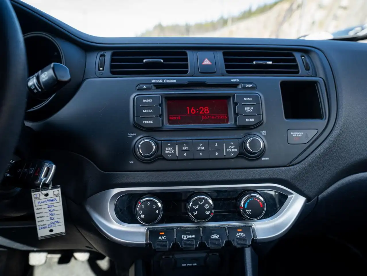 Kia Rio снимка Kia Rio