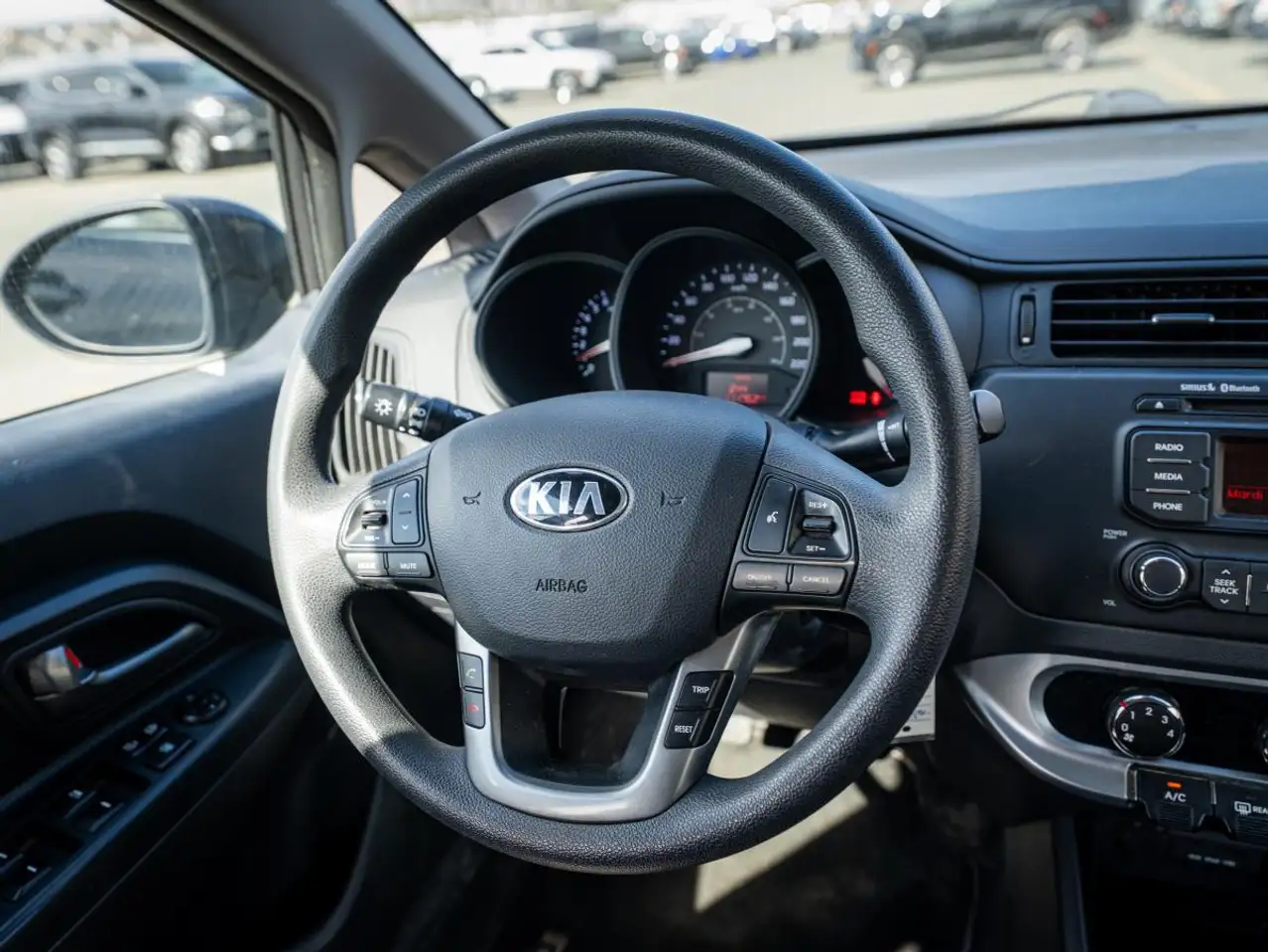 Kia Rio снимка Kia Rio