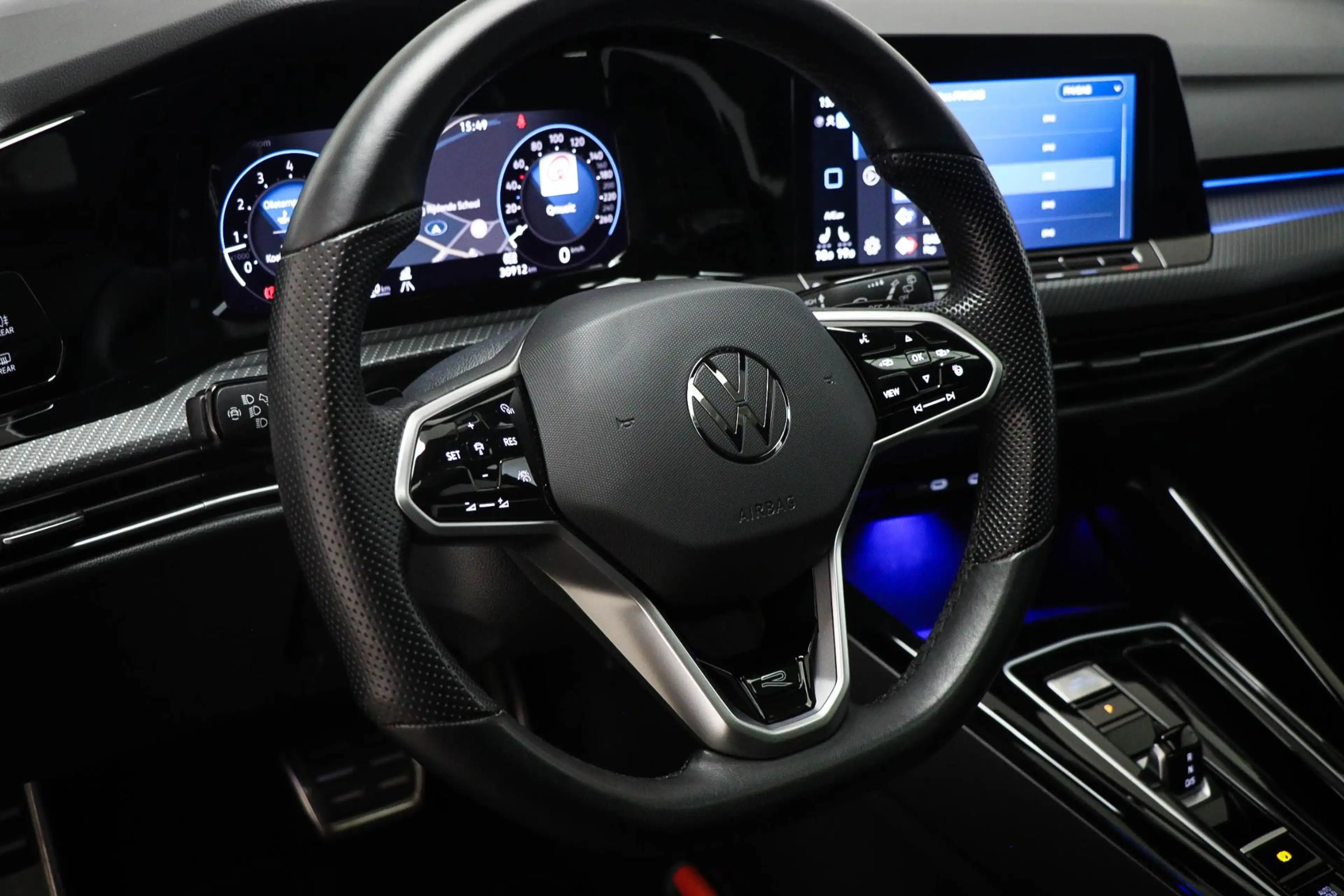 Volkswagen Golf 1.5 eTSI R-Line Business | PANORAMADAK | STUURVERW — photo 32