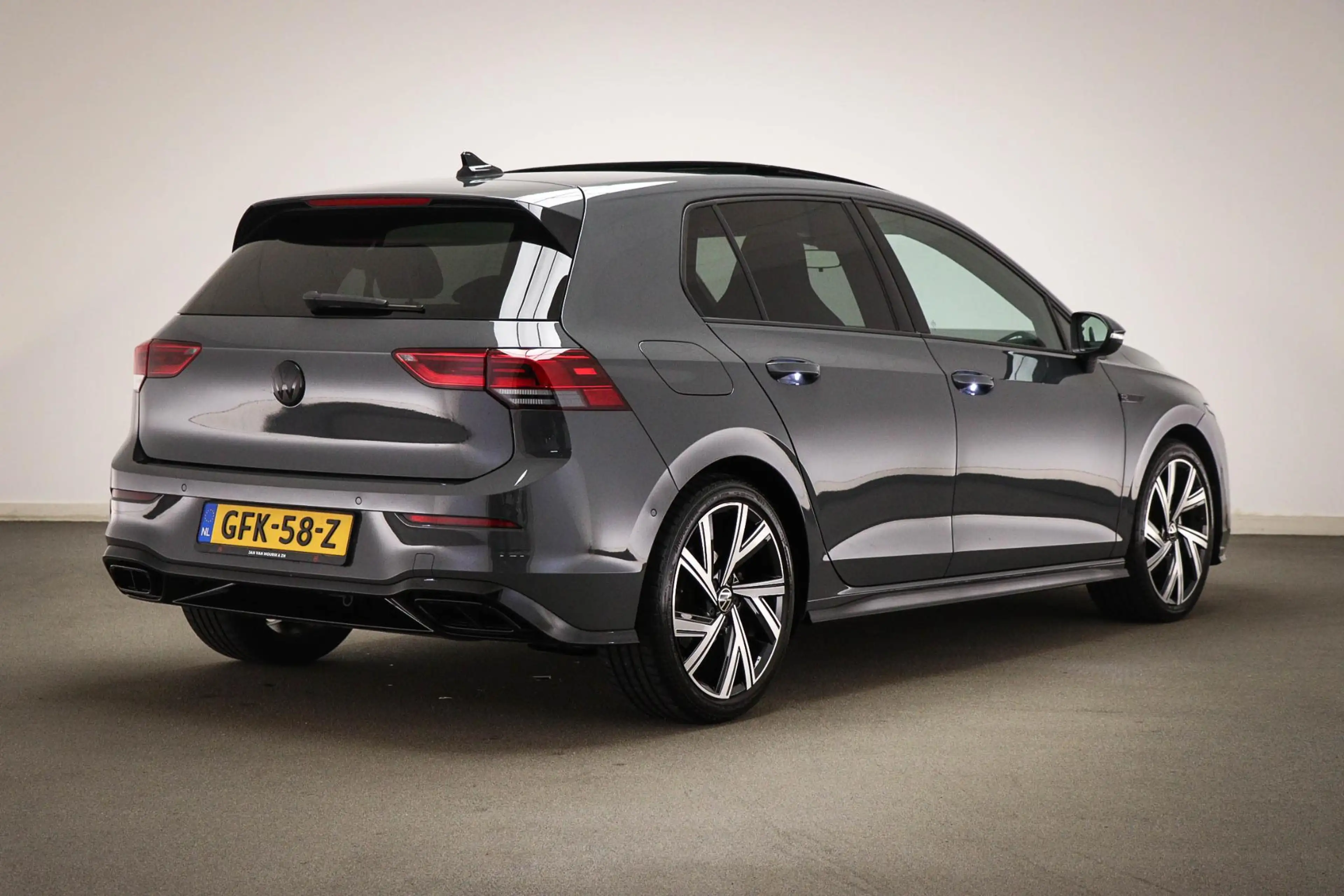 Volkswagen Golf 1.5 eTSI R-Line Business | PANORAMADAK | STUURVERW — photo 2