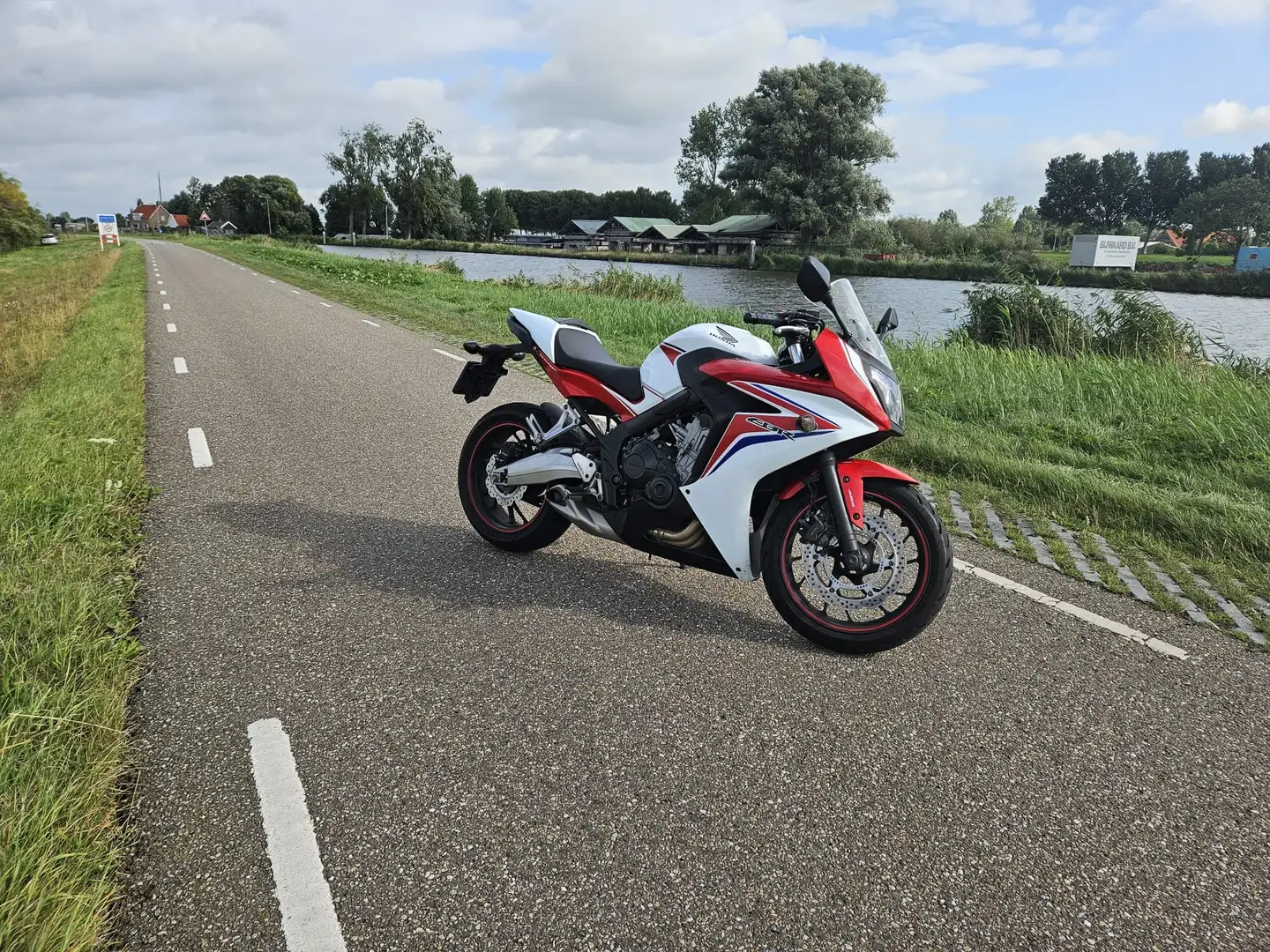 Honda CBR 650 F Белый - 1