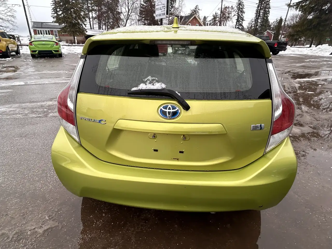 Toyota Prius c снимка Toyota Prius c