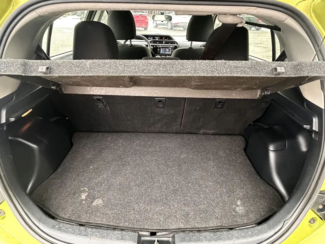 Toyota Prius c снимка Toyota Prius c