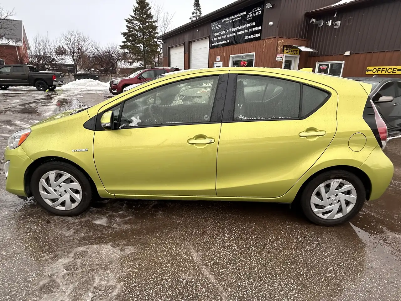 Toyota Prius c снимка Toyota Prius c