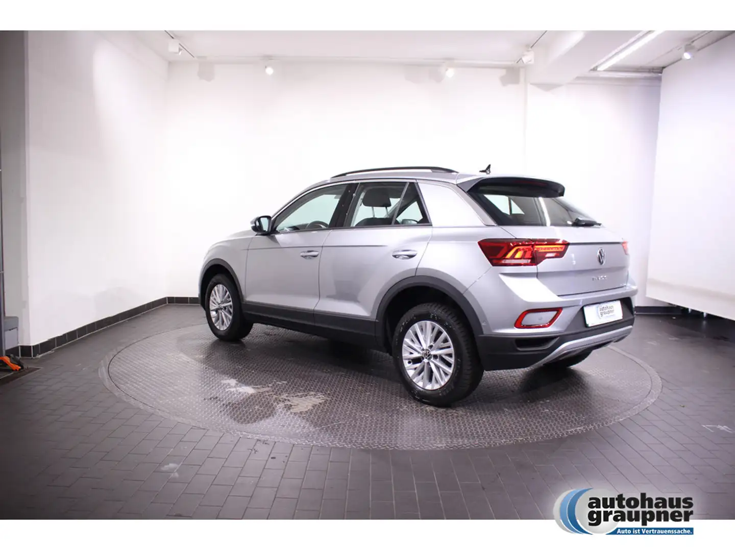 Volkswagen T-Roc 1.0 TSI Life KLIMA PDC LED SCHEINWERFER Silber - 2