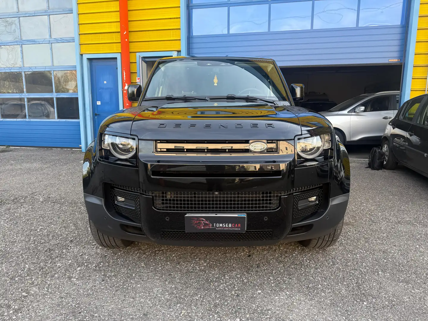 Land Rover Defender Defender VII 2020 110 110 3.0d i6 mhev SE 250 Nero - 2