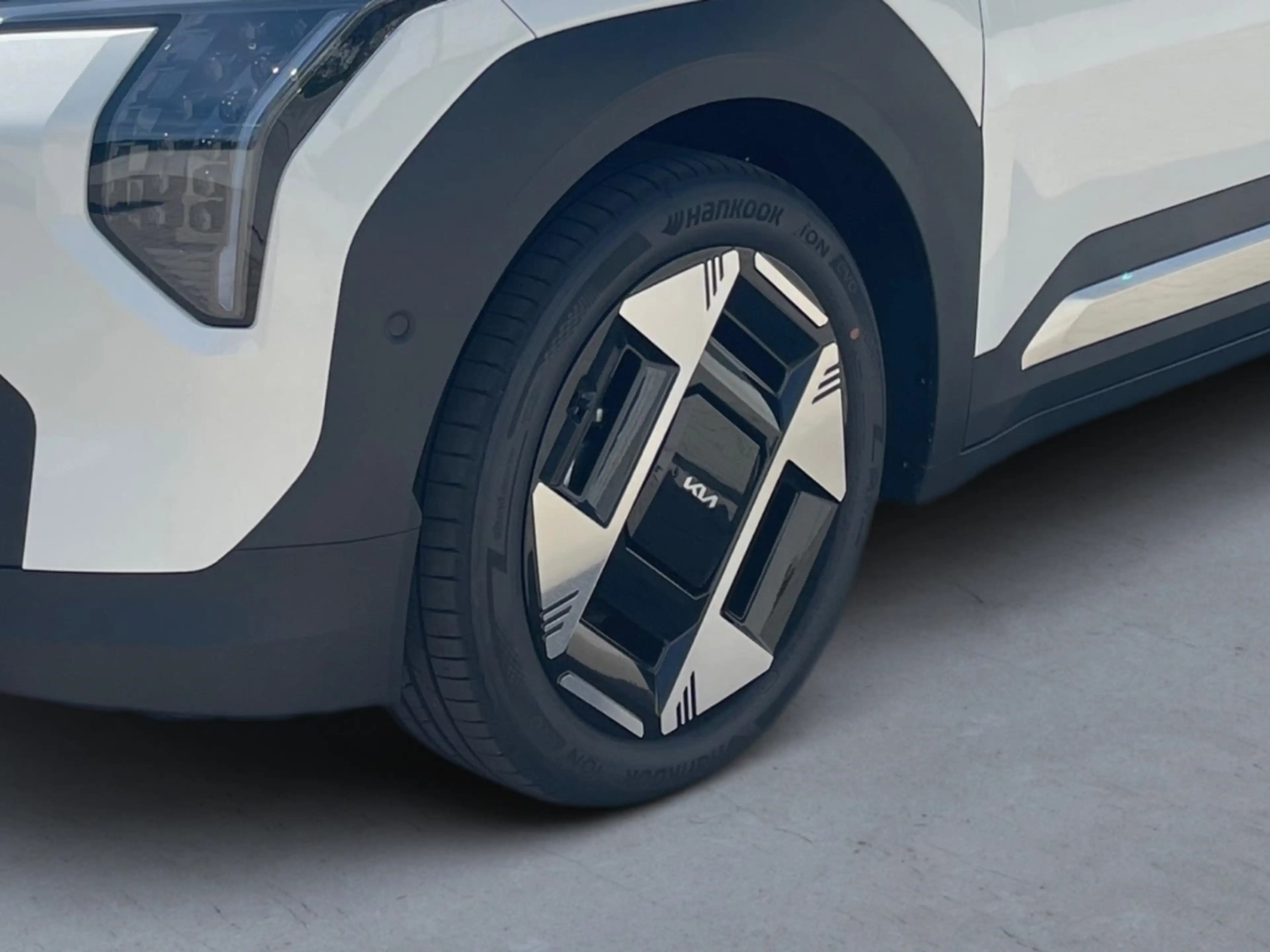 Kia EV3 81,4 Earth P3-P8 AHK Business Upgrade Drive 19'' S — photo 6