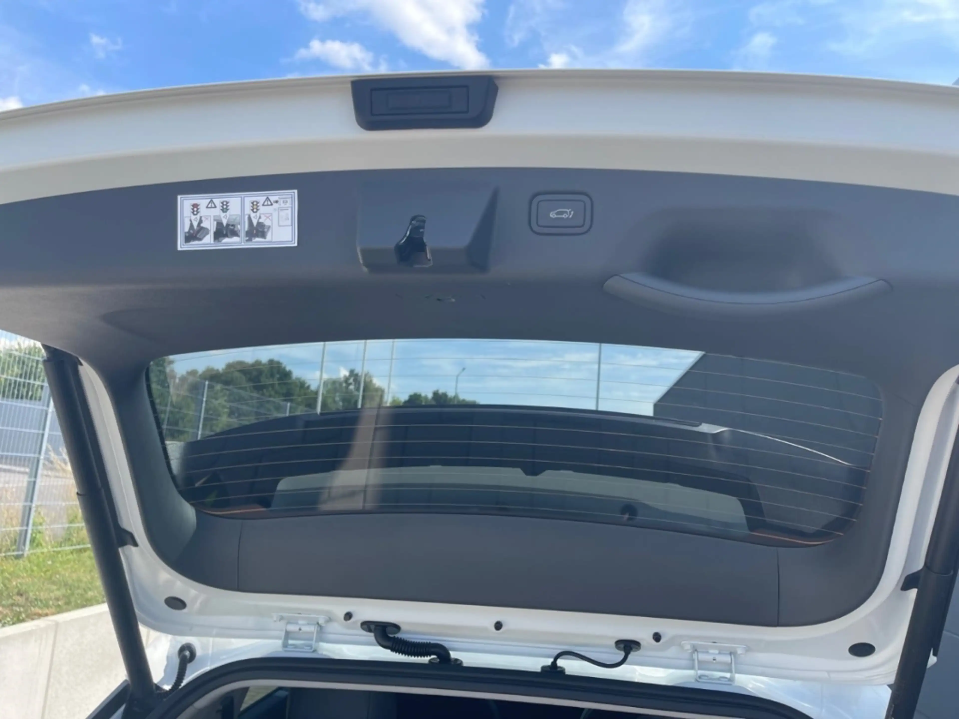 Kia EV3 81,4 Earth P3-P8 AHK Business Upgrade Drive 19'' S — photo 13