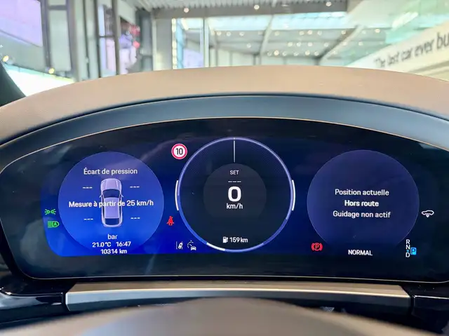 Porsche Macan view 23