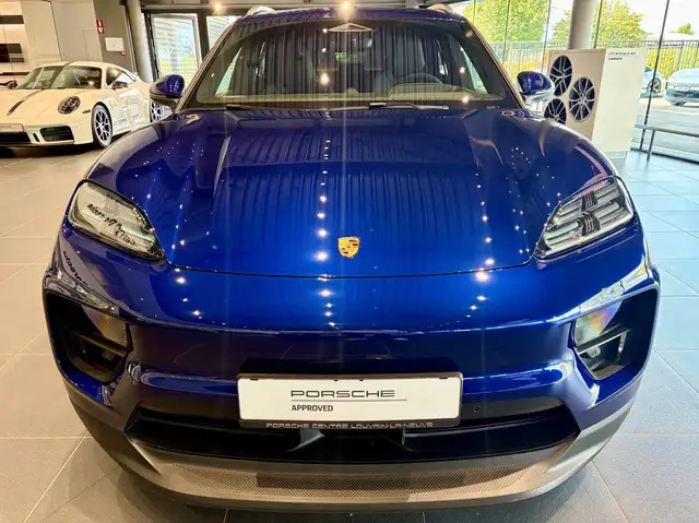 Porsche Macan view 6