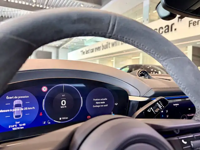 Porsche Macan view 14