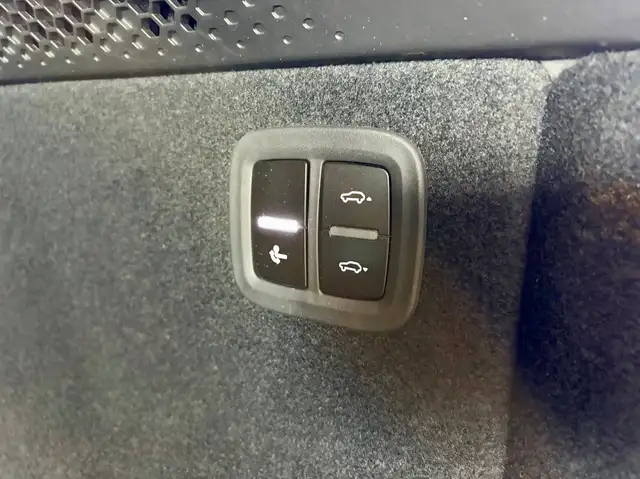 Porsche Macan view 19
