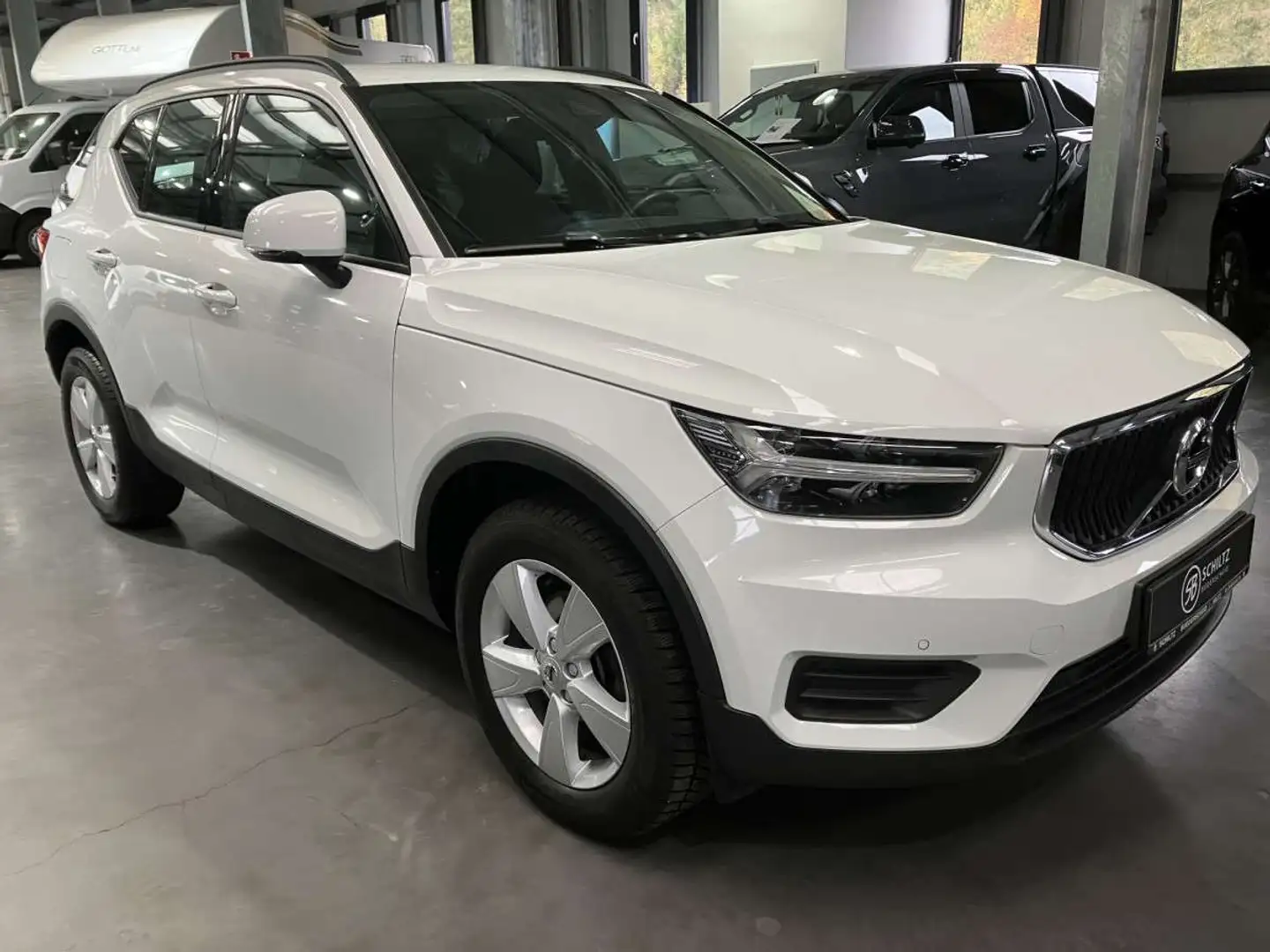 Volvo XC40 1.5 T3 Momentum Blanc - 1