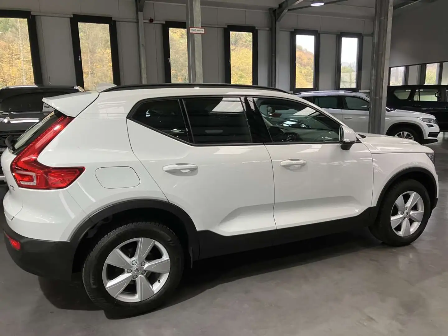 Volvo XC40 1.5 T3 Momentum Blanc - 2