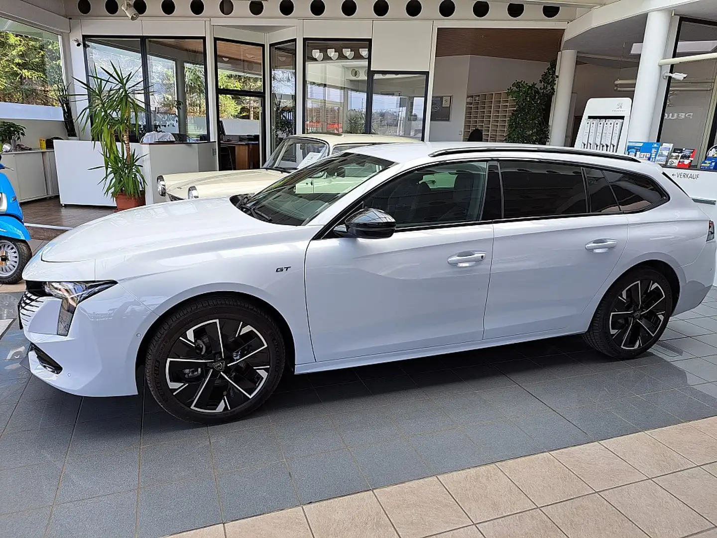 Peugeot 508 SW 1,5 BlueHDi 130 EAT8 GT Aut. Weiß - 2