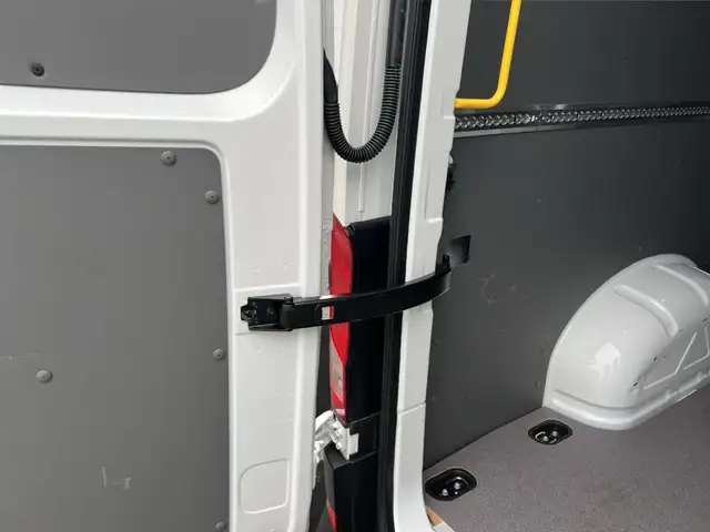 Volkswagen Crafter view 14