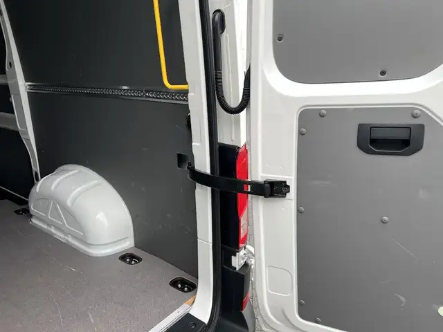 Volkswagen Crafter view 15
