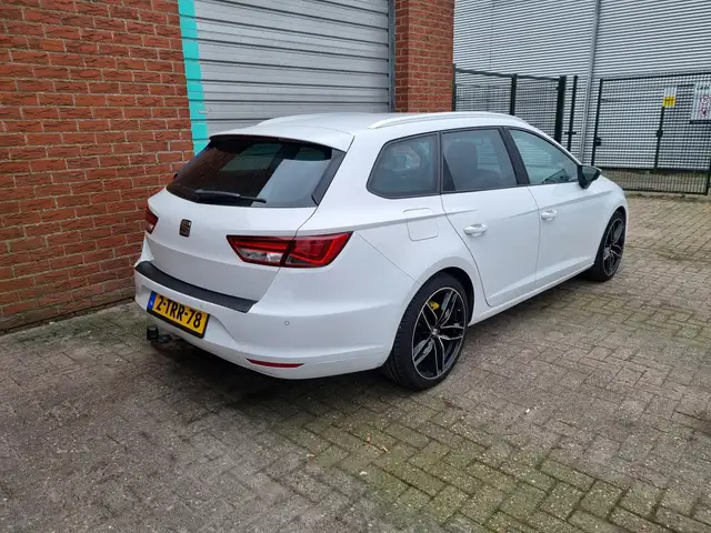 Seat Leon Leon view 4