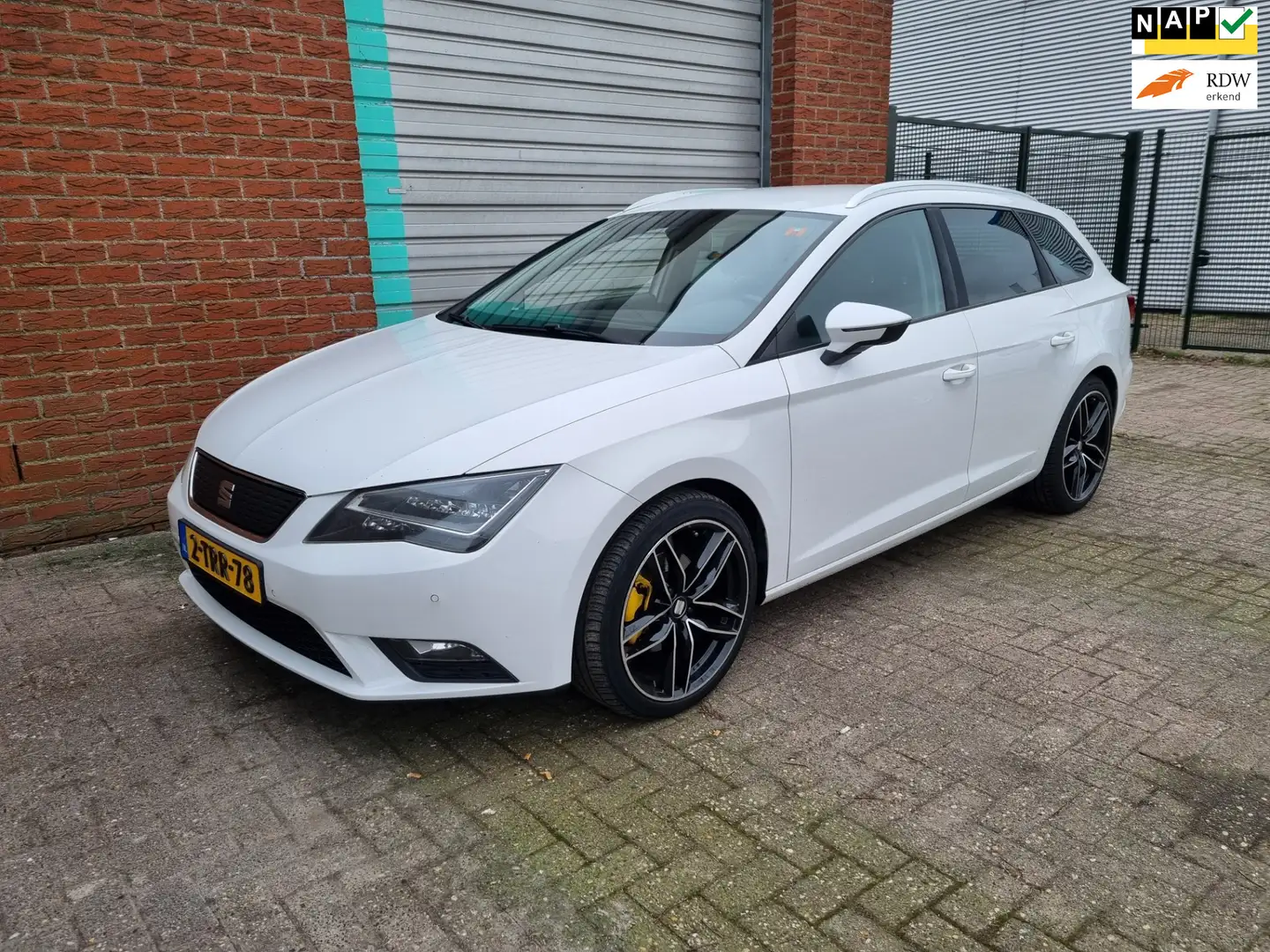 SEAT Leon ST 1.6 TDI Style Business Ecomotive Navi Bj:2014 N Weiß - 1