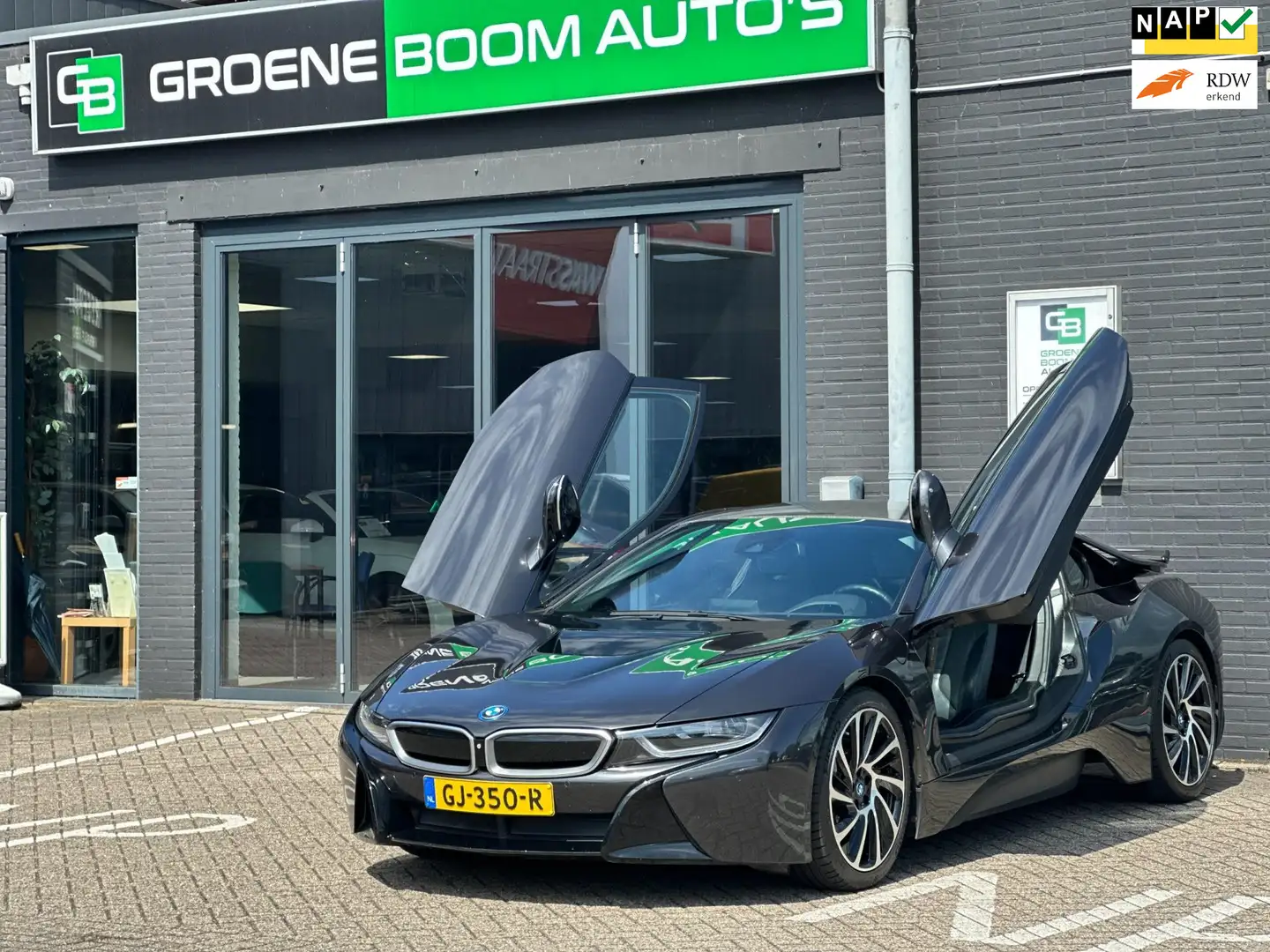 BMW i8 1.5 First Edition/2E EIG/LEDER/CAMERA/NL-AUTO NAP! Grijs - 1