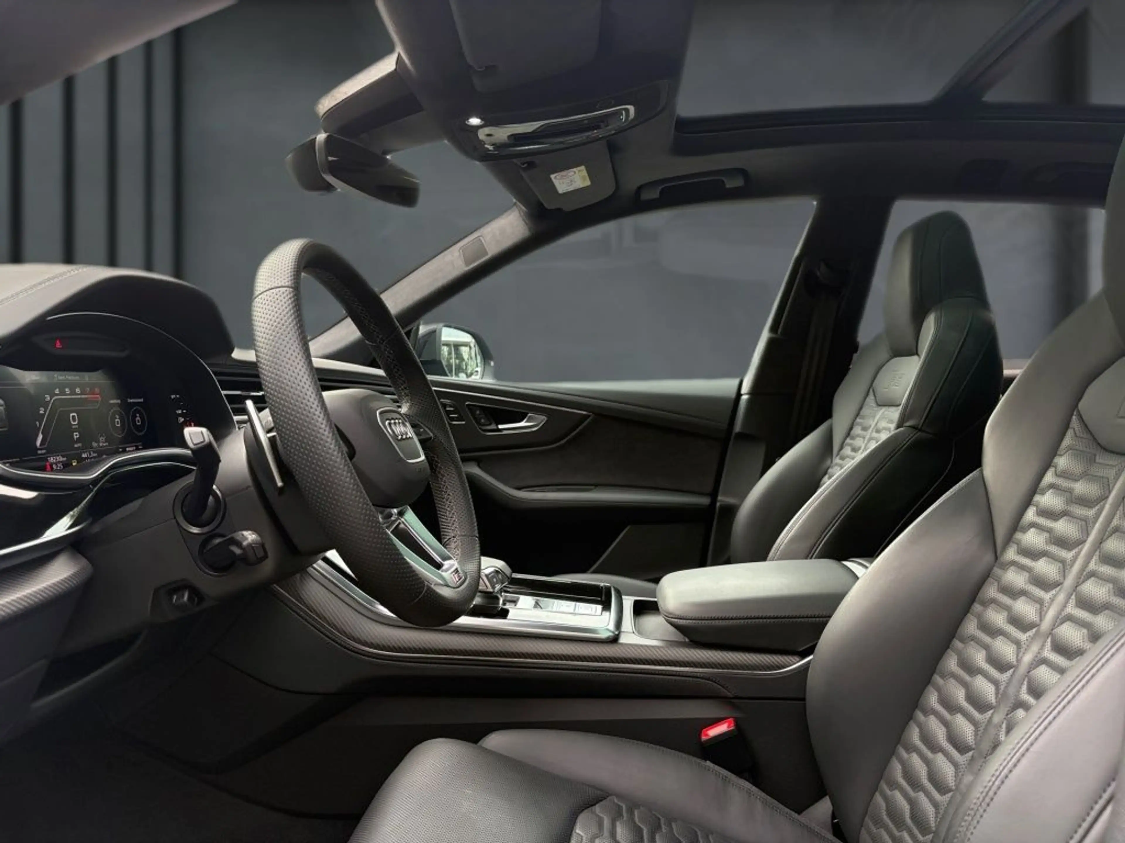 Audi RS Q8 RS Q8 4.0 TFSI quattro CARBON+PANO+AHK+HUD+MATRI — photo 7