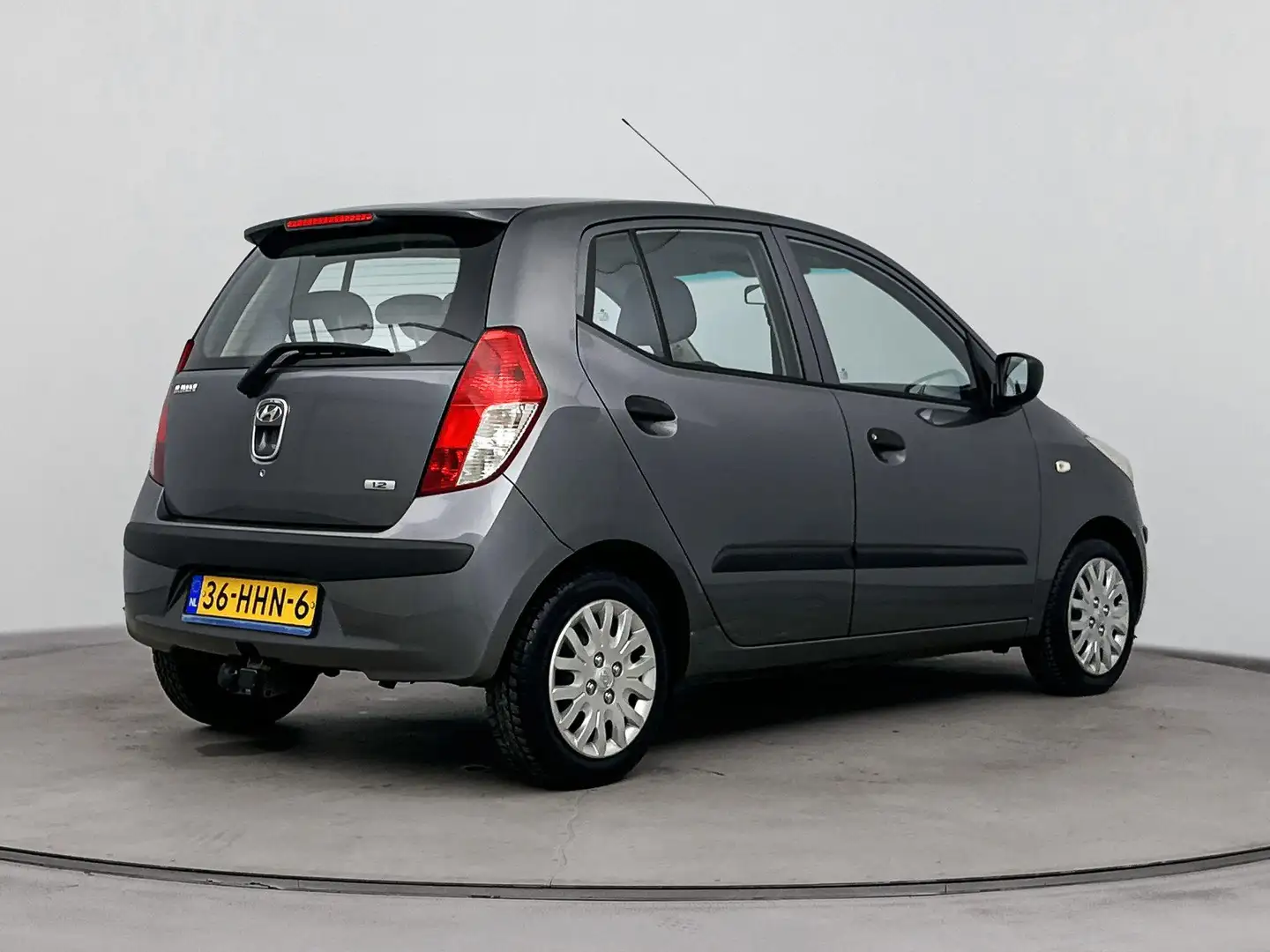 Hyundai i10 1.25i ACTIVE COOL | 5 ZITS | ALL SEASONS | AIRCO | Grau - 2