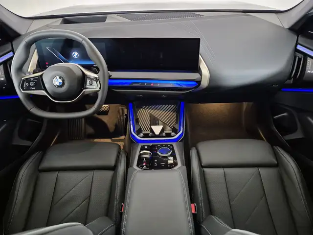 BMW X3 view 8