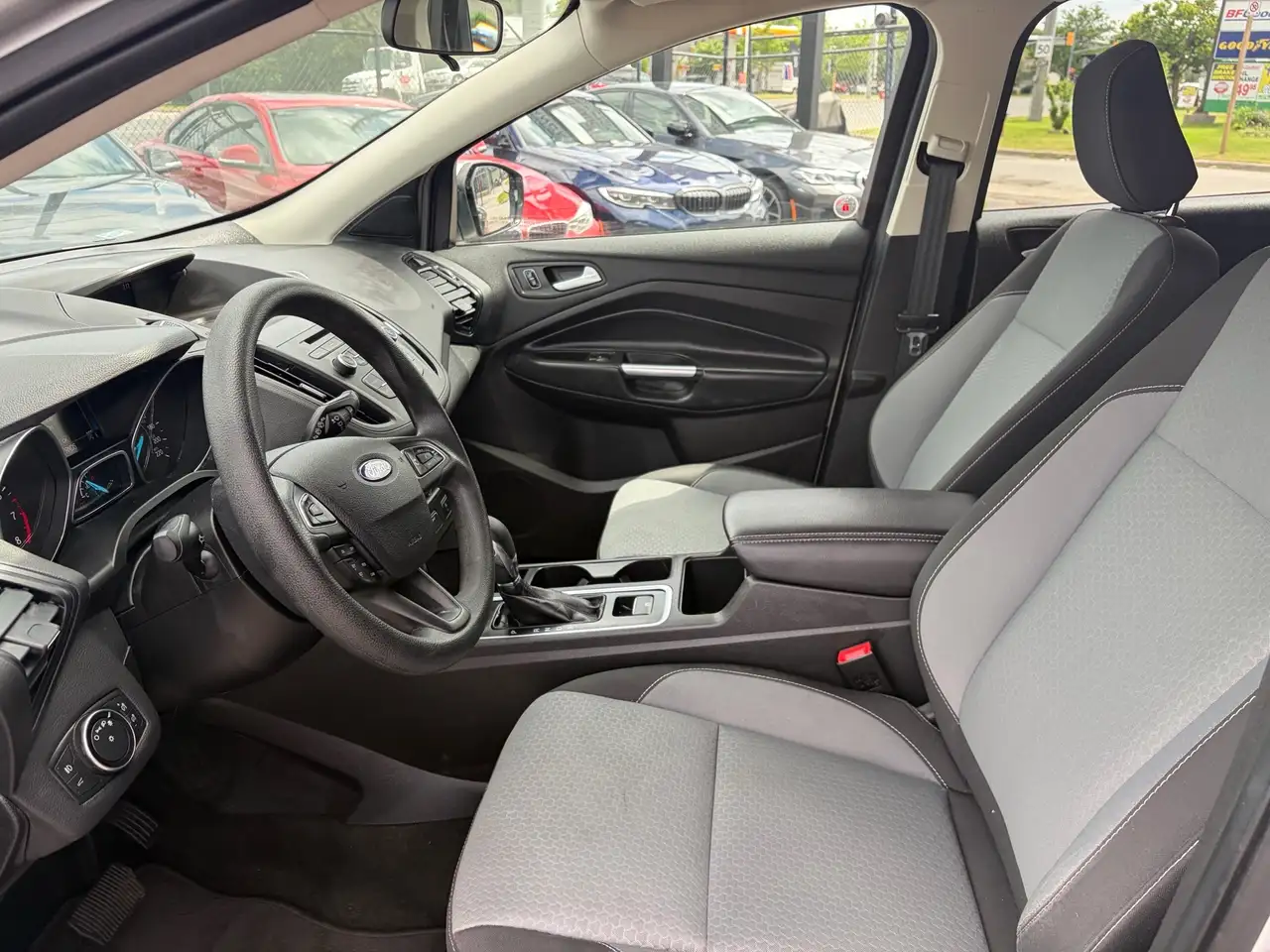 Ford Escape снимка Ford Escape