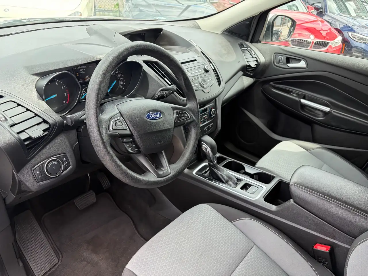Ford Escape снимка Ford Escape